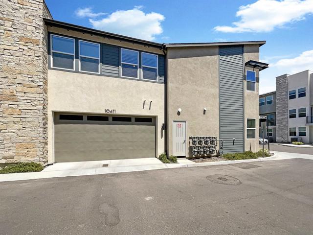 10411 Walden Way, San Diego CA: https://media.crmls.org/mediaz/e6479f56-38b7-407a-b3d0-c763a288ada0.jpg