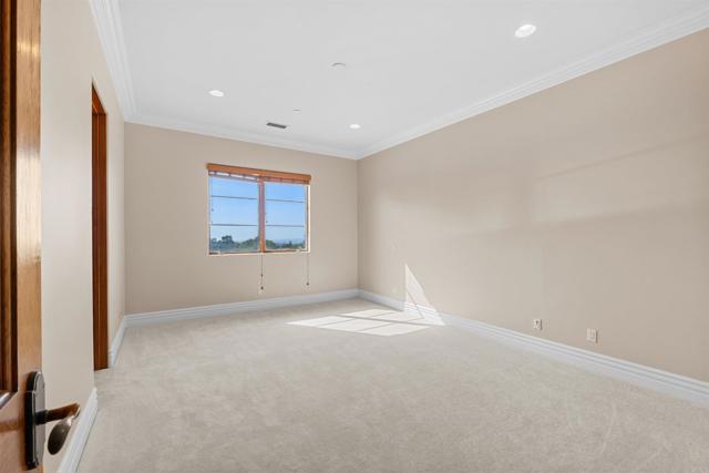 Image 33 of 67 For 2428 Catalina Avenue