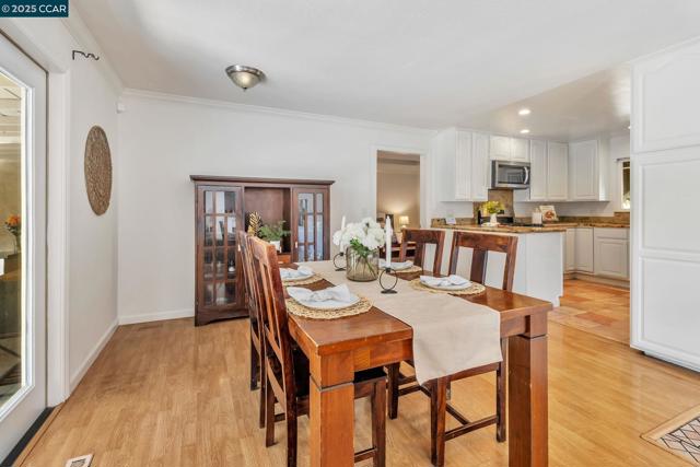 960 Live Oak Dr, Santa Clara CA: https://media.crmls.org/mediaz/e6485115-efea-4257-bf5d-540c17f07da3.jpg