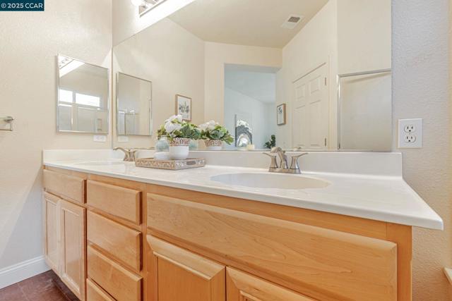 631 Baldwin Drive, Brentwood CA: https://media.crmls.org/mediaz/e648a376-5374-45cc-986d-52d7cad77532.jpg