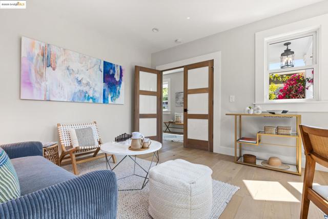 5734 Maccall St, Oakland CA: https://media.crmls.org/mediaz/e6492ee8-48ea-4e1d-8e2e-496b19d4f5d2.jpg