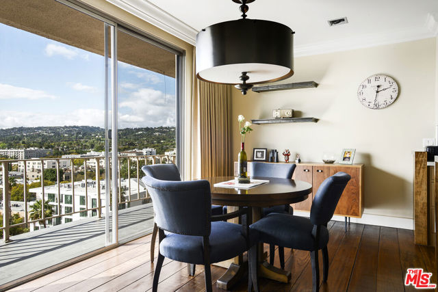 100 S Doheny Drive, Los Angeles CA: https://media.crmls.org/mediaz/e6495a22-db9e-4526-8900-3ba0c8c58fec.jpg