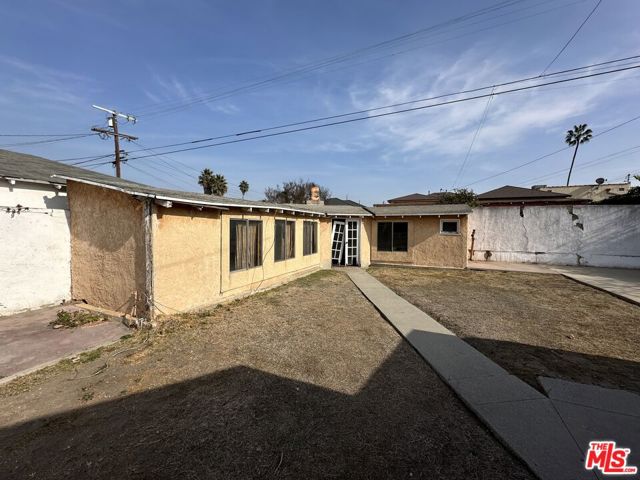 10332 S Gramercy Place, Los Angeles CA: https://media.crmls.org/mediaz/e6495b59-895b-4746-a388-e019b5b835ed.jpg