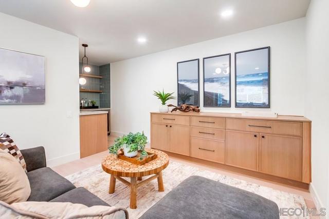 2223 Caminito Preciosa Sur, La Jolla CA: https://media.crmls.org/mediaz/e64a5b3d-ba2e-4c64-b9b9-9a2a5d5621f8.jpg