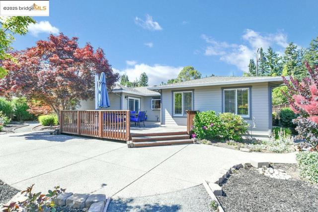 1271 Camino Tassajara, Danville CA: https://media.crmls.org/mediaz/e64a6d1d-e23a-4e0c-894a-1d96b2395aaf.jpg