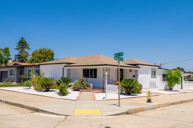 3505 Ibis Street, San Diego CA: https://media.crmls.org/mediaz/e64a8416-241e-4d95-92cc-d21f1c46f967.jpg