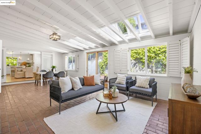 38 La Salle Ave, Piedmont CA: https://media.crmls.org/mediaz/e64b3286-b535-473e-9bab-6acd16d7f888.jpg