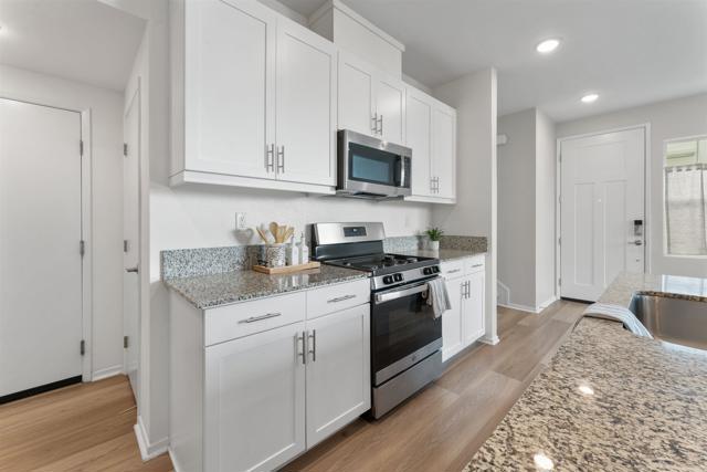 Detail Gallery Image 5 of 39 For 212 Perennial Pl, Fallbrook,  CA 92028 - 3 Beds | 2/1 Baths