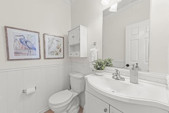 Detail Gallery Image 13 of 38 For 6084 Citracado Cir, Carlsbad,  CA 92009 - 3 Beds | 2/1 Baths