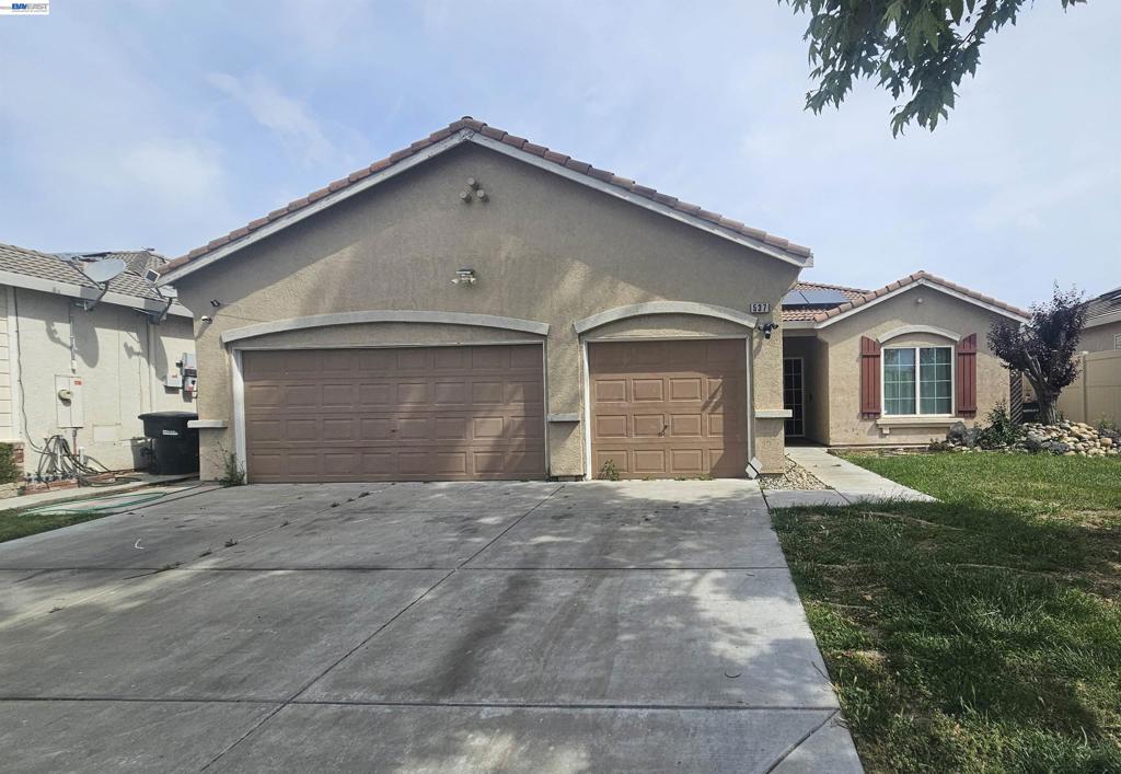 537 Bonanza Dr