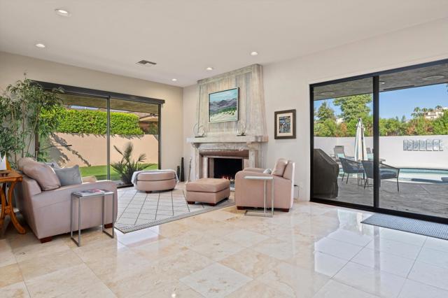 12 Whittier Court, Rancho Mirage CA: https://media.crmls.org/mediaz/e64e9cb3-2156-4402-8819-9d826f4a30f0.jpg