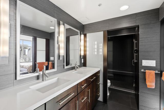 850 Beech St, San Diego CA: https://media.crmls.org/mediaz/e64fa201-446e-4fdc-a129-a617b9c4f32e.jpg
