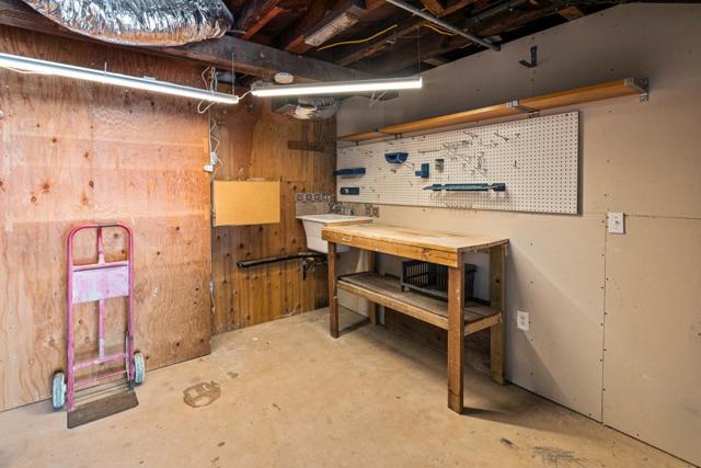 212 Gilbert Avenue, Menlo Park CA: https://media.crmls.org/mediaz/e64ff1df-8380-40da-b713-5c0586dd152a.jpg