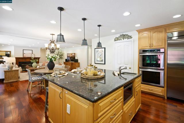 4405 Deer Ridge Rd, Danville CA: https://media.crmls.org/mediaz/e6501a1c-056d-4e37-bc47-a11f66b1dc53.jpg