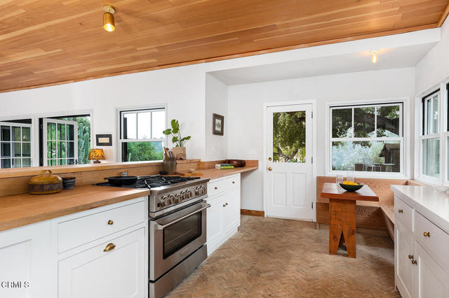 4155 Aralia Road, Altadena CA: https://media.crmls.org/mediaz/e650a18c-dad4-4273-8de4-6df182450a5a.jpg