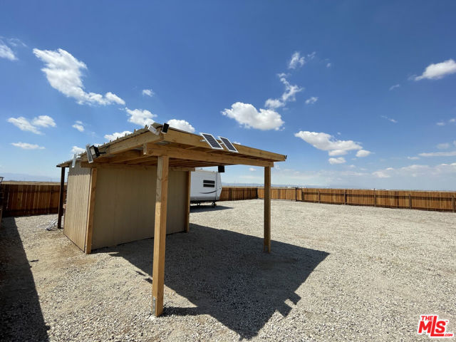 55 E Avenue D4, Lancaster CA: https://media.crmls.org/mediaz/e650ce7b-a90d-46c0-9c49-aea5632644ec.jpg