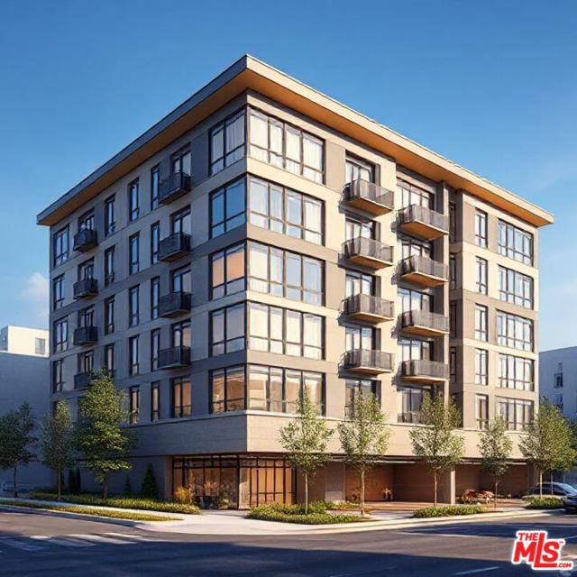 10401 Eastborne Avenue, Los Angeles CA: https://media.crmls.org/mediaz/e6510ef3-c2b6-4204-a498-d444a2ad6772.jpg