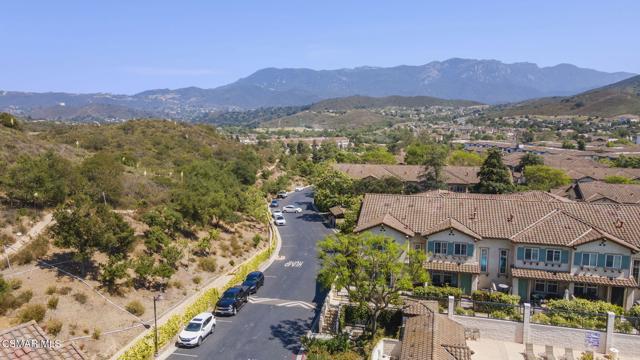 83 Via Aldea, Newbury Park CA: https://media.crmls.org/mediaz/e65150df-3325-4101-b9d1-6de11a28e419.jpg