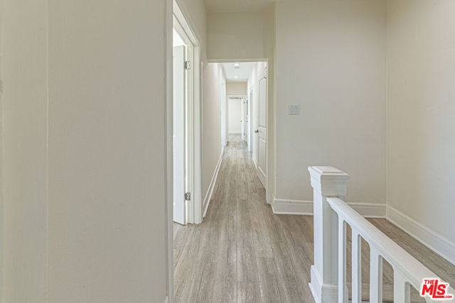 801 N Alexandria Avenue, Los Angeles CA: https://media.crmls.org/mediaz/e6515a1d-9ca6-4552-b73a-94dd581ad398.jpg