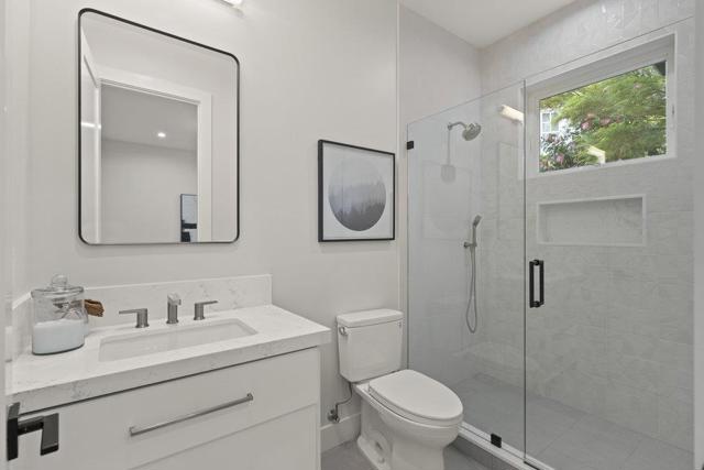 1303 American Way, Menlo Park CA: https://media.crmls.org/mediaz/e651895a-c835-406f-bc03-7be5681c0e81.jpg