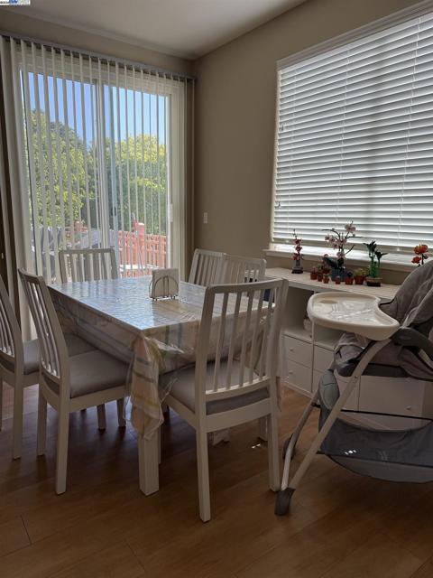 30927 Union City Blvd., Union City CA: https://media.crmls.org/mediaz/e651ff3e-83fc-4508-b800-a45731383b03.jpg