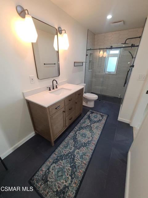 933 21st Street, Santa Monica CA: https://media.crmls.org/mediaz/e6523870-f04d-48cc-bc86-14ffb93183c8.jpg