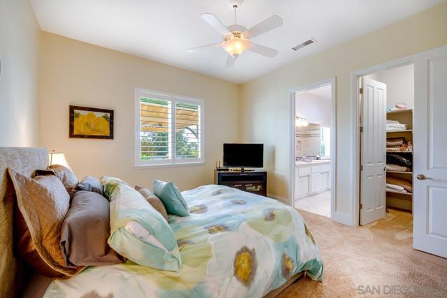 2860 Via Rancheros Way, Fallbrook CA: https://media.crmls.org/mediaz/e652875b-ffeb-4a46-b500-2e1999b410b1.jpg