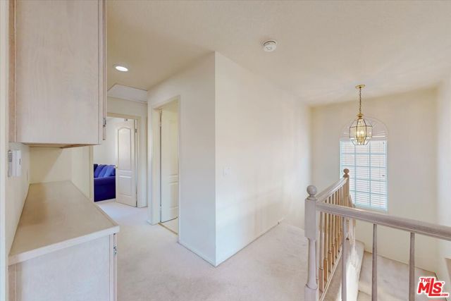 12119 Falcon Crest Way, Porter Ranch CA: https://media.crmls.org/mediaz/e6528962-2a67-44da-8102-a590442b2f02.jpg