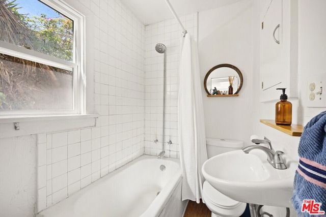 3456 Plata Street, Los Angeles CA: https://media.crmls.org/mediaz/e652b83b-dbab-42be-8416-76c6a33c0fda.jpg