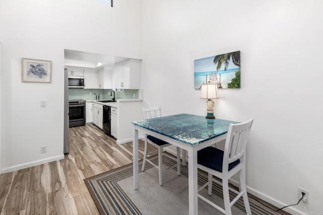 Detail Gallery Image 7 of 31 For 7335 Alicante Rd #C,  Carlsbad,  CA 92009 - 1 Beds | 1/1 Baths