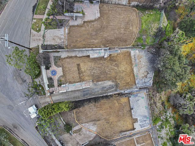 595 Radcliffe Avenue, Pacific Palisades CA: https://media.crmls.org/mediaz/e6538477-11f6-4e43-bcbd-aab2e5509798.jpg