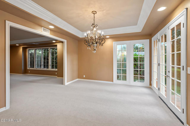 5320 Long Shadow Court, Westlake Village CA: https://media.crmls.org/mediaz/e6542f7c-be69-4a4b-b966-3a55c7cbdfff.jpg