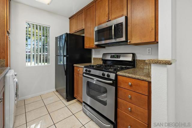 10639 Dabney Dr, San Diego, California 92126, 2 Bedrooms Bedrooms, ,2 BathroomsBathrooms,Condominium,For Sale,Dabney Dr,250001391SD