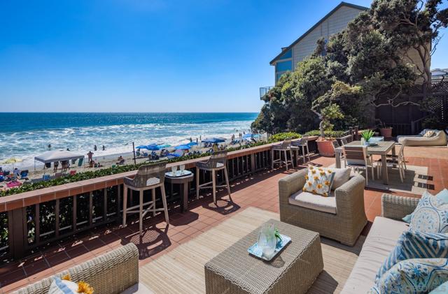 2977 Ocean Street, Carlsbad CA: https://media.crmls.org/mediaz/e654659e-84a7-4890-91bd-e4f61602250d.jpg