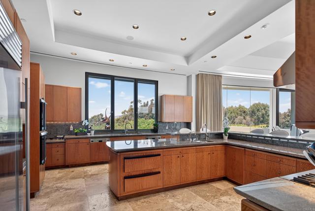 Detail Gallery Image 9 of 40 For 17534 Los Morros, Rancho Santa Fe,  CA 92067 - 4 Beds | 4/4 Baths