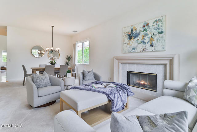 2746 Autumn Ridge Drive, Thousand Oaks CA: https://media.crmls.org/mediaz/e655c8cc-2f59-467c-a999-4c5b010334ee.jpg
