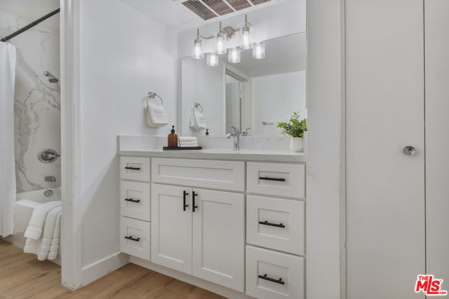 1 Bed Home for Sale in Encino, California