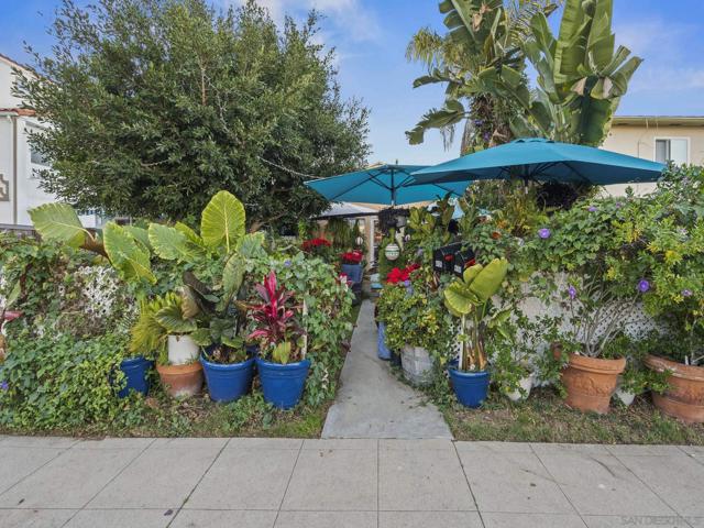 406 408 & 408B E Ave, Coronado CA: https://media.crmls.org/mediaz/e65659b6-e3b2-4f1d-99c5-936afa545080.jpg
