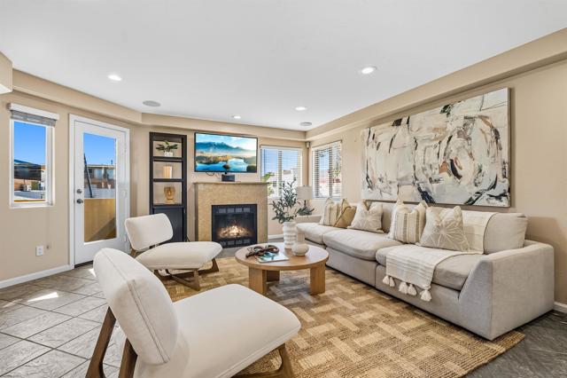 806 Redondo Ct, San Diego CA: https://media.crmls.org/mediaz/e656a9f9-34fb-41ed-82f2-4b8728f7ba42.jpg