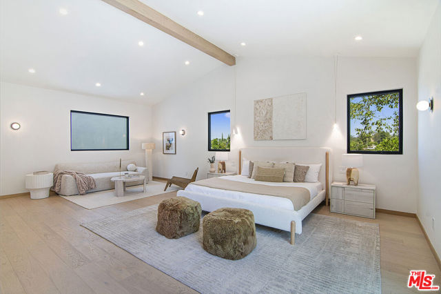 22616 Hatteras Street, Woodland Hills CA: https://media.crmls.org/mediaz/e657b1ac-399f-4cfd-b1d2-dcc83100b46a.jpg