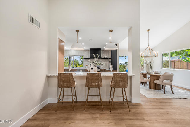 308 Calle Converse, Camarillo CA: https://media.crmls.org/mediaz/e657b207-719c-4fe6-a94d-0929b79a223d.jpg
