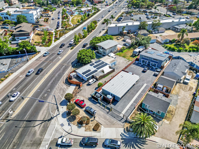 157 59 Natal WAY, Vista CA: https://media.crmls.org/mediaz/e6580958-c711-4f63-be3d-416e82004cdd.jpg