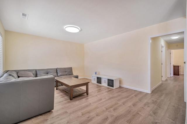 14997 Edgemoor Street, San Leandro CA: https://media.crmls.org/mediaz/e65925b8-37e7-4154-9f25-4754d3abf91f.jpg