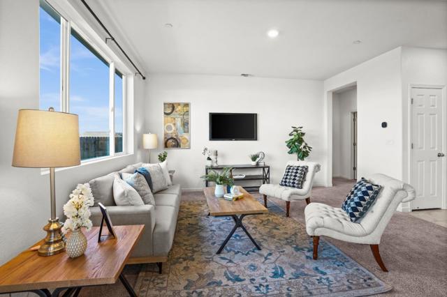 8189 Scrimshaw Way, Sacramento CA: https://media.crmls.org/mediaz/e65950dd-56f1-4044-9965-ec32d4ce83f3.jpg