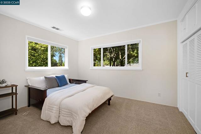 1536 Maynard St, Concord CA: https://media.crmls.org/mediaz/e6597067-2628-4707-91e4-69d3d4dd1d31.jpg