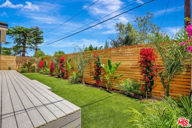 5730 Lasaine Avenue, Encino CA: https://media.crmls.org/mediaz/e659ad22-d07d-4ec0-8c27-7c5e280682c3.jpg