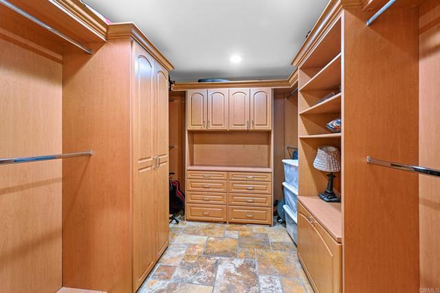 515 S Sierra Avenue, Solana Beach CA: https://media.crmls.org/mediaz/e65b14ec-fad7-4f76-8e59-69ae3bac81ba.jpg