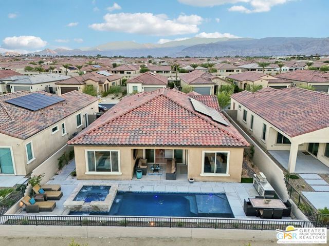 101 Zinfandel, Rancho Mirage CA: https://media.crmls.org/mediaz/e65b3380-9ddb-4f78-97d9-d7f7e2f1dd49.jpg