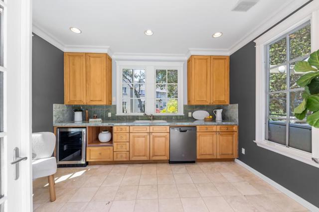 380 Arden Road, Hillsborough CA: https://media.crmls.org/mediaz/e65bade2-2f2c-4dc4-9ec4-c2aefcf719dc.jpg