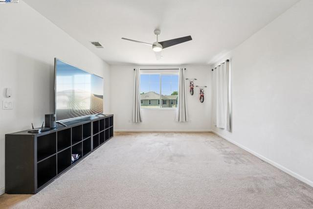 4778 Hawkins St, Antioch CA: https://media.crmls.org/mediaz/e65c6369-63d3-4c6f-a8e2-90911123c5c7.jpg